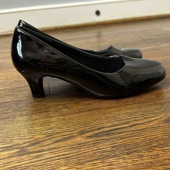 Angel Flex Black Patent Leather Heels - Size 7.5 - Picture 5 of 9